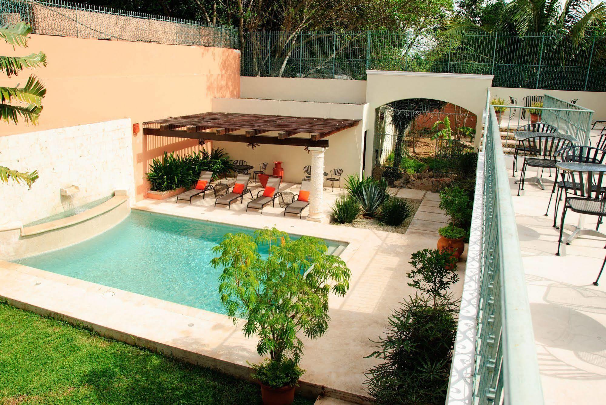 Decu Downtown Hotell Mérida Exteriör bild
