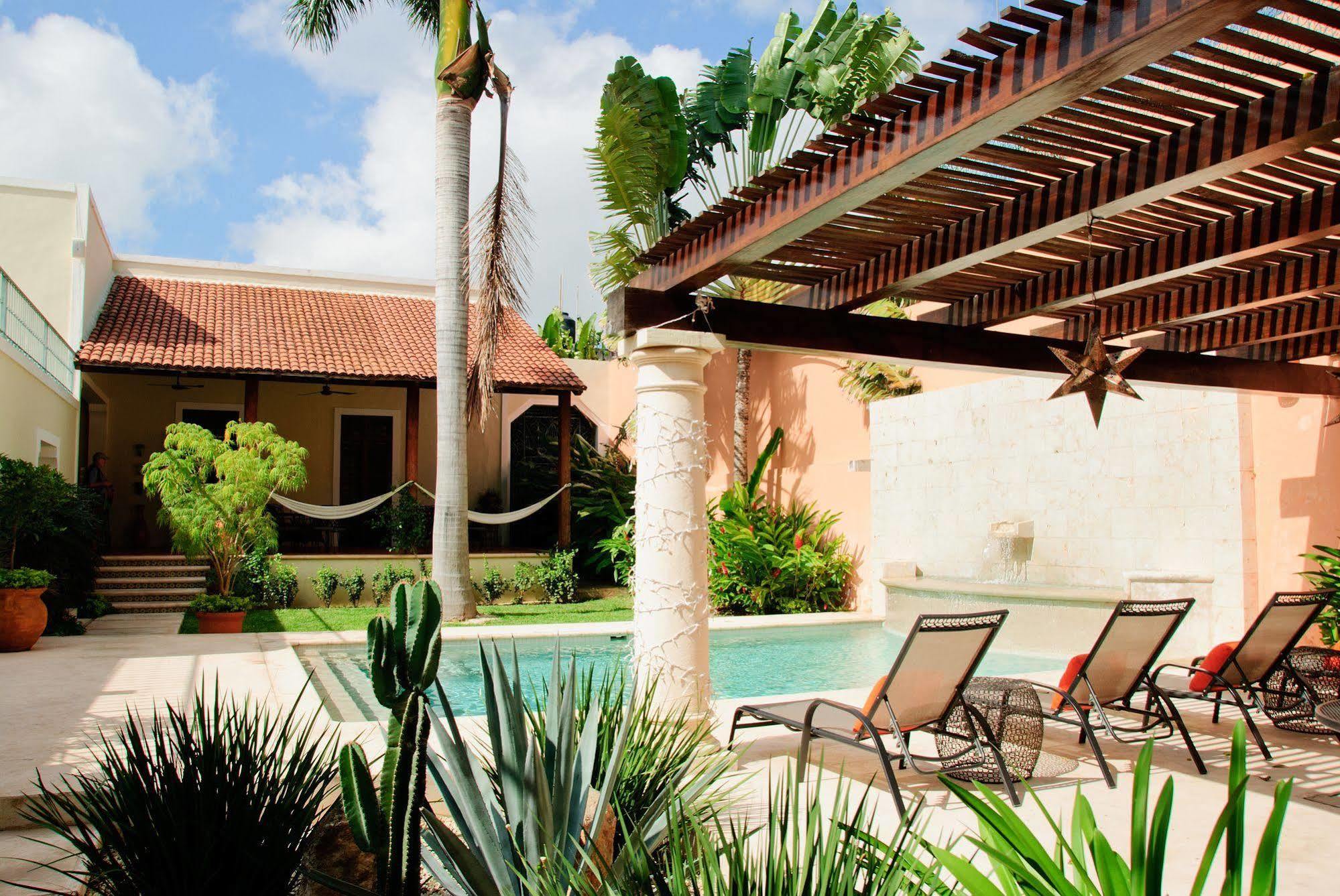 Decu Downtown Hotell Mérida Exteriör bild