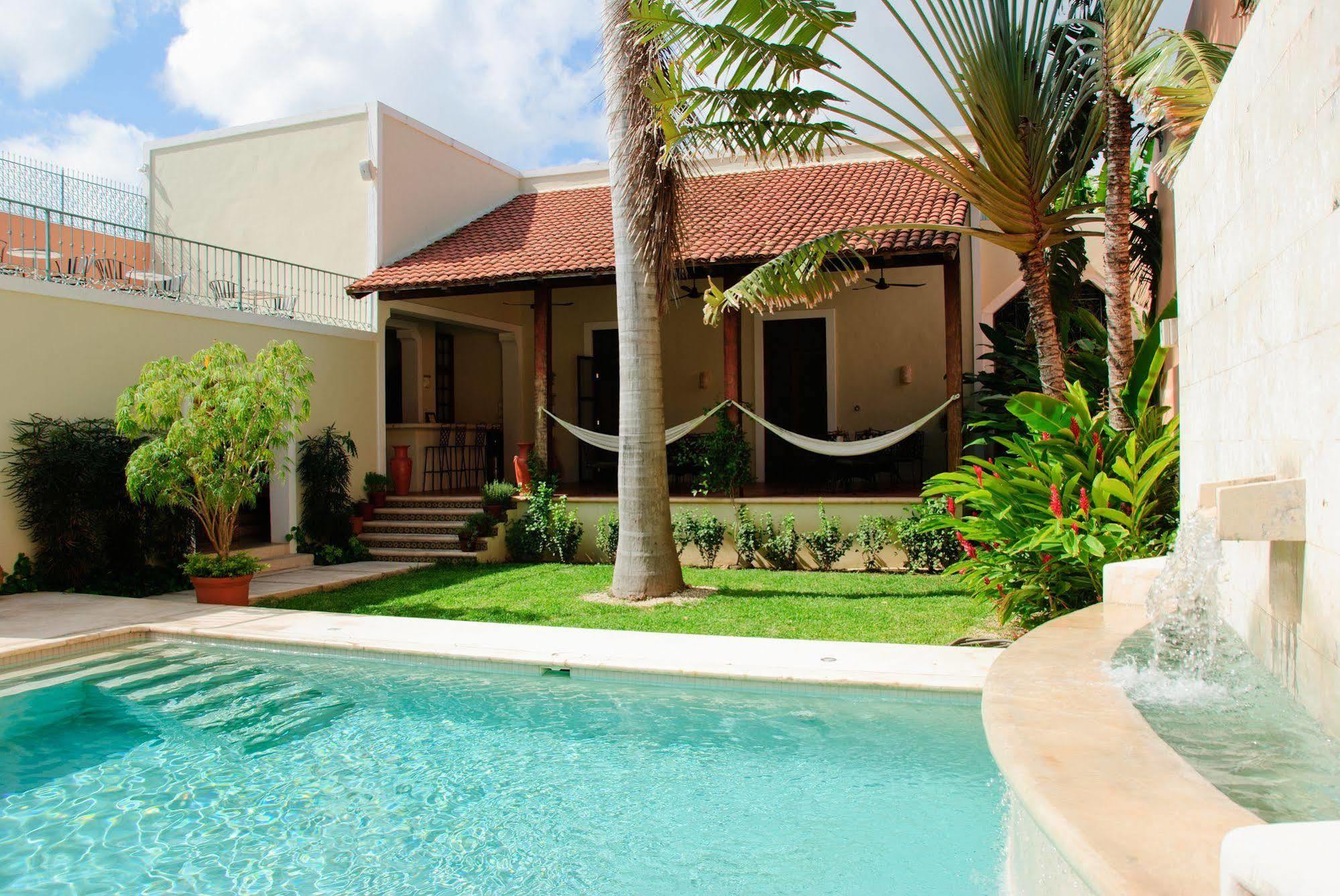 Decu Downtown Hotell Mérida Exteriör bild