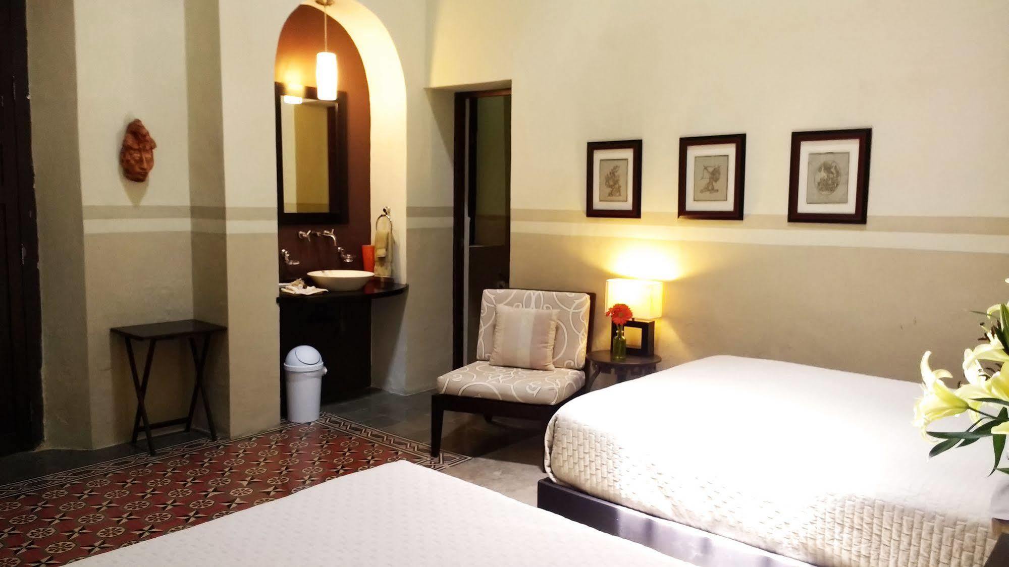 Decu Downtown Hotell Mérida Exteriör bild